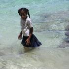 Mädchen beim Baden - Tonga