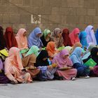 Mädchen einer Koran-Schule vor der Sultan-Hassan-Moschee, Kairo, Ägypten