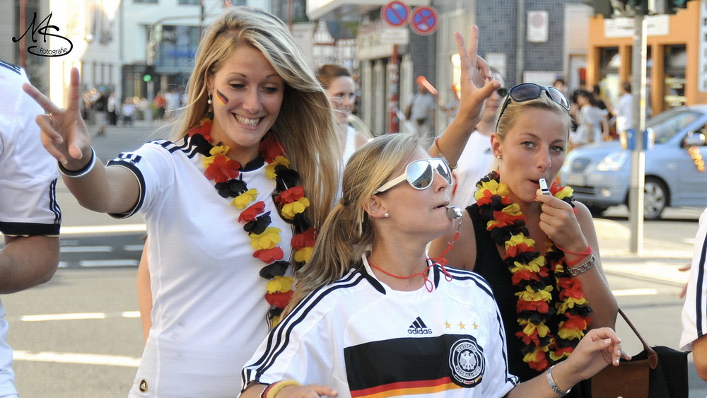 Mädchen im Fußballfieber