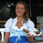 Mädchen in Bayern Tracht