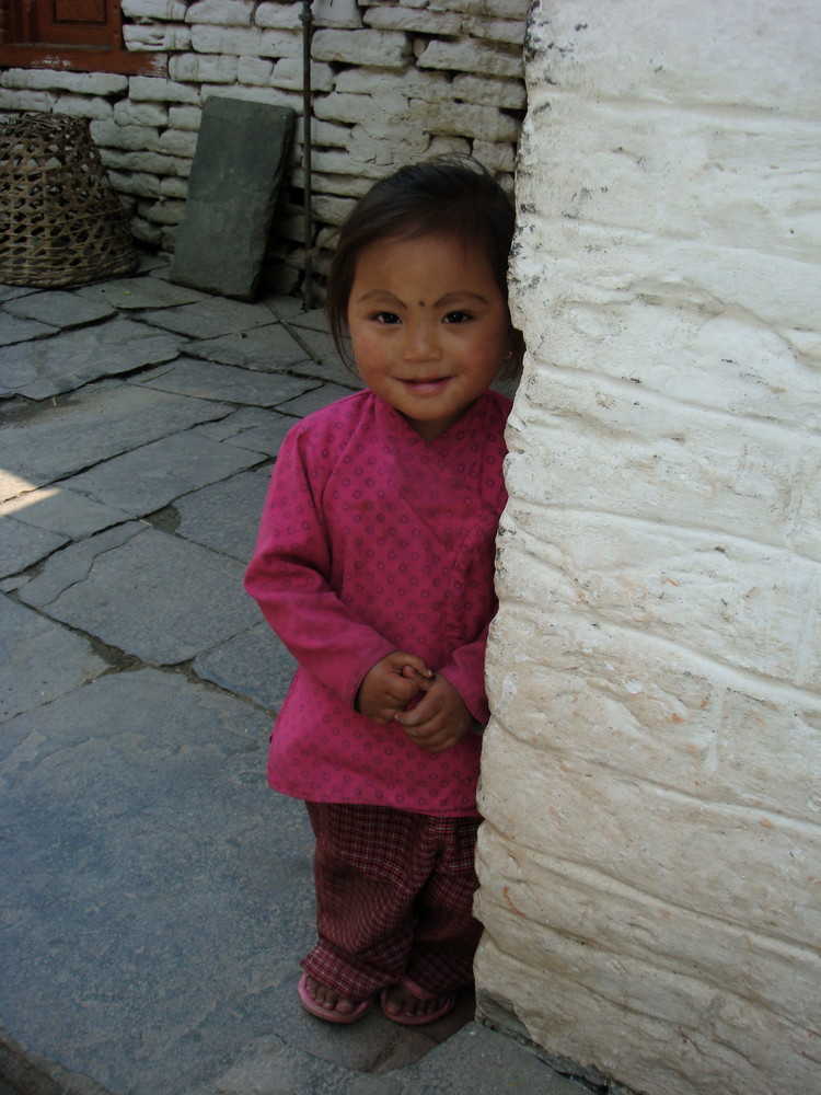 Maedchen in Nepal
