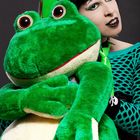 Mädchen mit Frosch 2