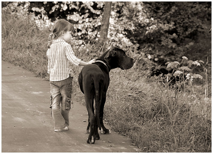 Mädchen mit Hund