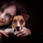 Mädchen mit Jack Russel