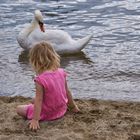 Mädchen trifft Schwan / Girl Meets Swan