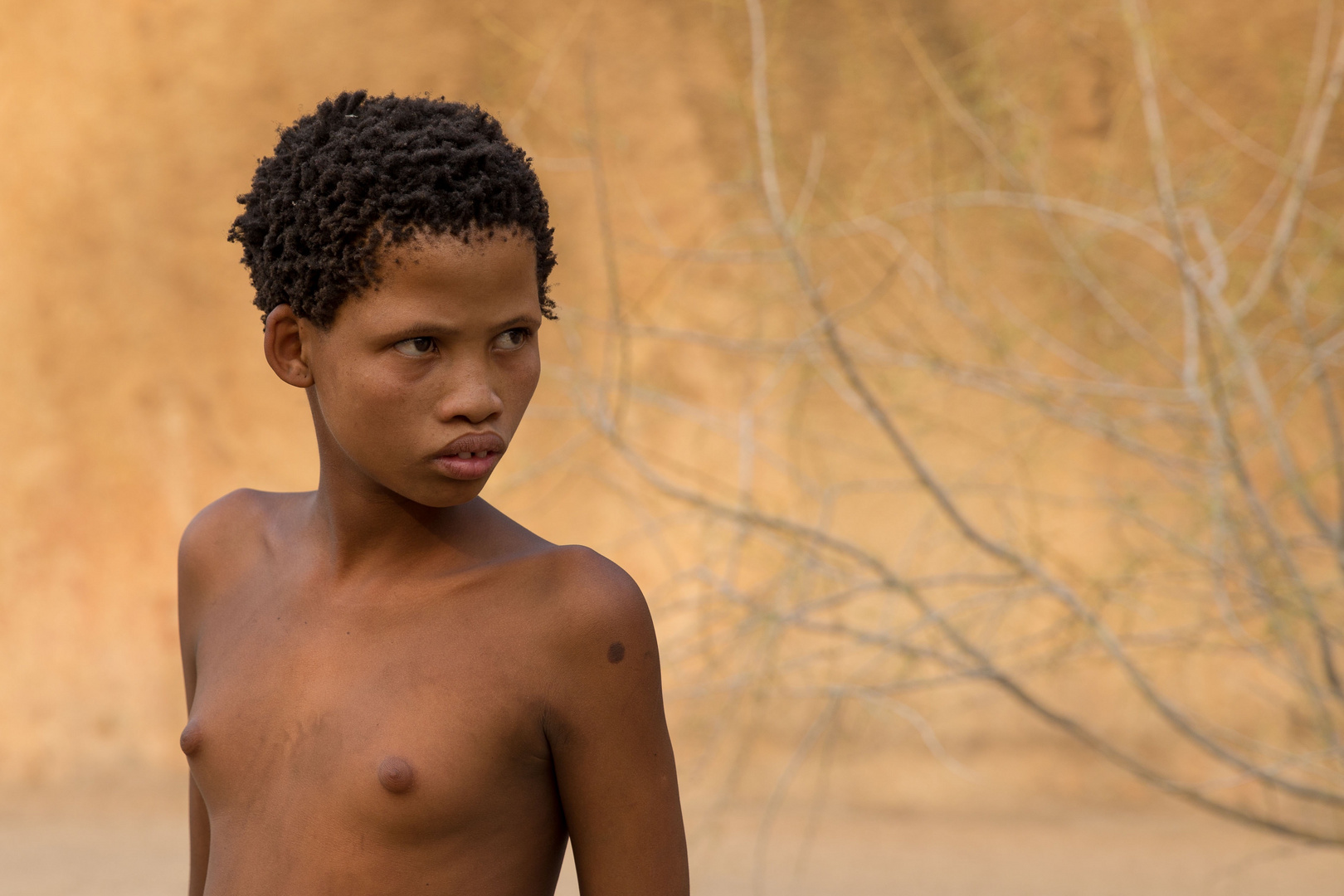 Mädchen vom Volke der San, Namibia