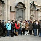 Mädchenchor vor dem Stephansdom (2)