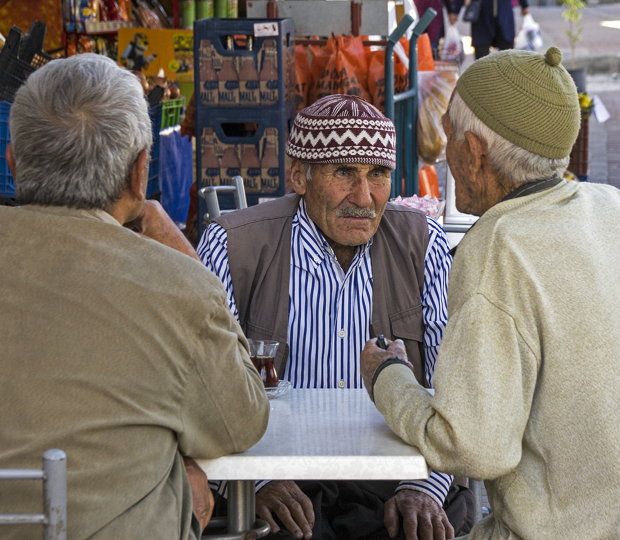 Männer auf dem Basar