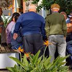 Männer beim Domino unter sich 