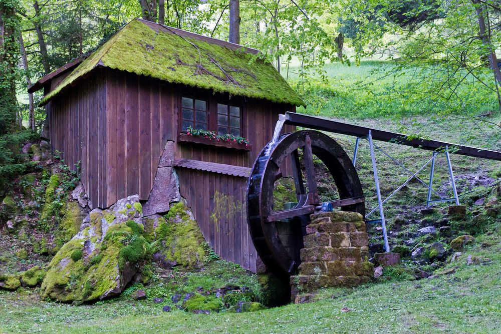 Märchenhafte Wassermühle von Jürgen Wöhlke 