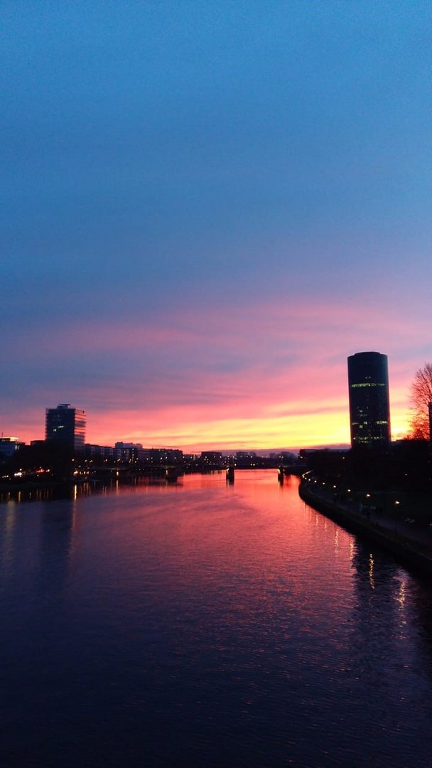 Märchenhimmel über Frankfurt a.M.