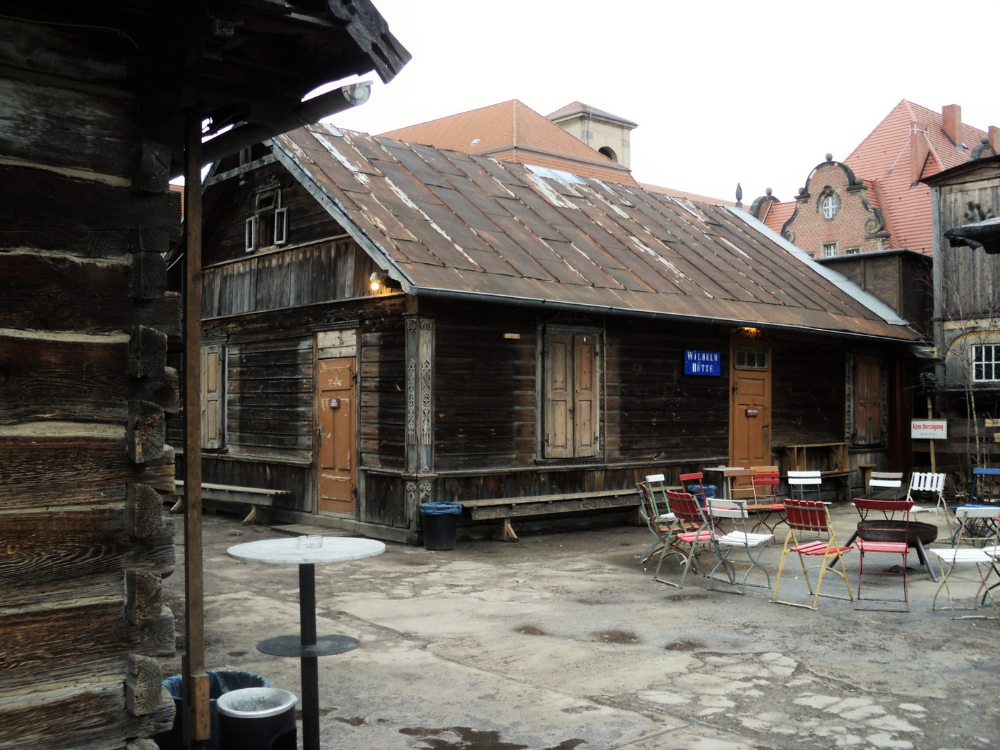 Märchenhütte BERLIN - mitten in Berlin         vis a vis Bodemuseum