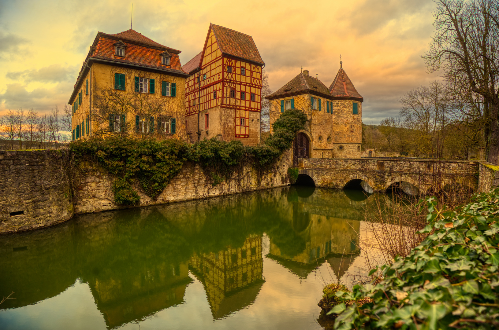 Märchenschloss - gleich nebenan (13) - Wasserschloss Unsleben ... 