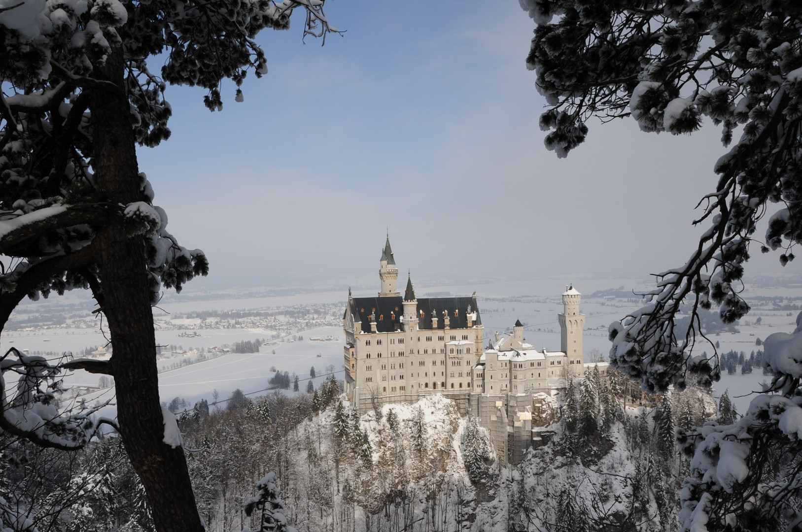 Märchenschloss - schneeweiß
