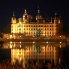 Märchenschloß Schwerin bei Nacht