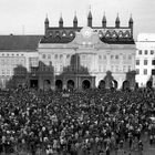 März 1990 - Machvoller Protest vor Rostocker Rathaus