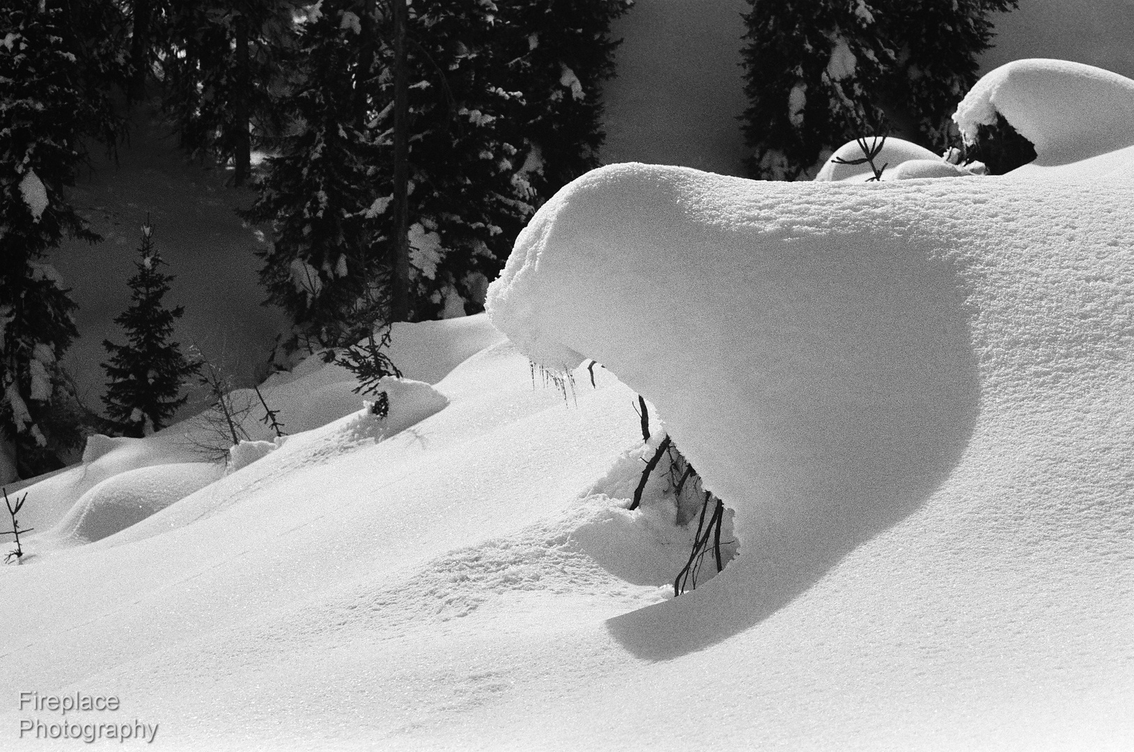 März 2023. Schwarzweiß-Filmaufnahmen aus der Hochkönig-Region Österreich