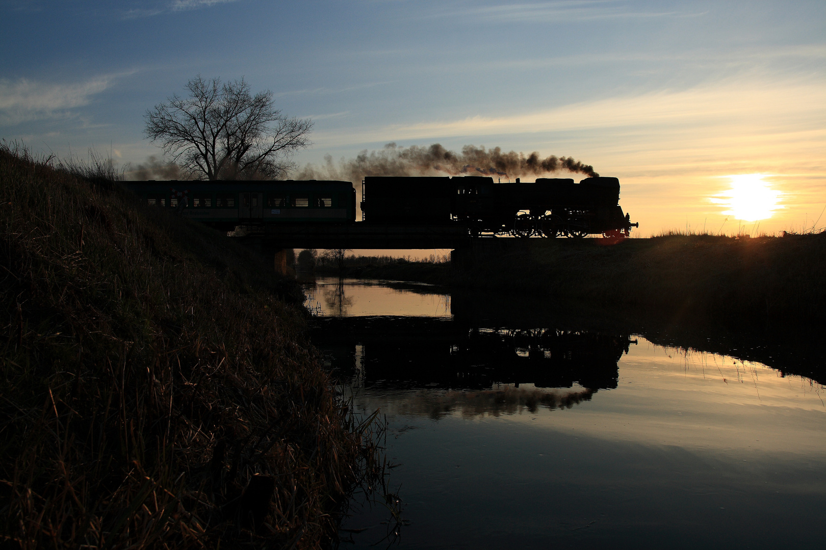 Märzabend am Obrakanal .