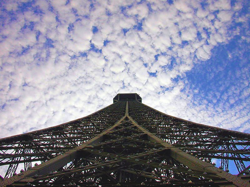 Maestosa....Tour Eiffel...