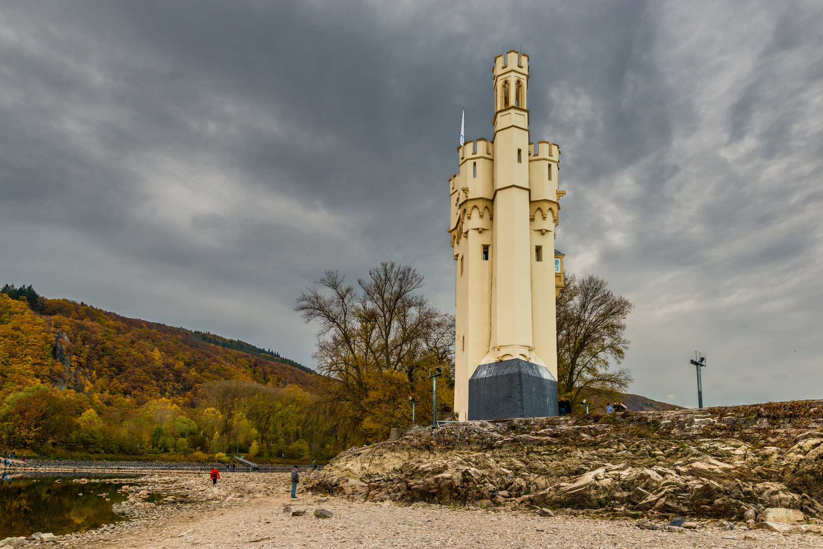 Mäuseturm bei Niedrigwasser 33