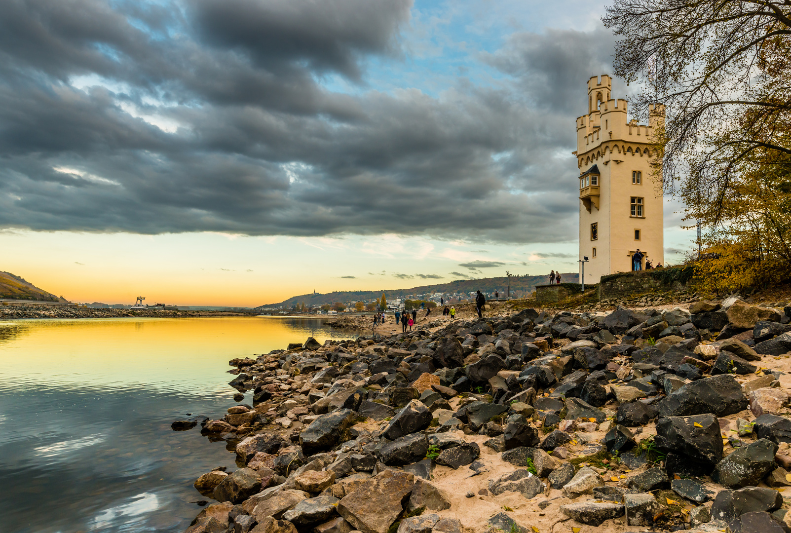 Mäuseturm bei Niedrigwasser 61