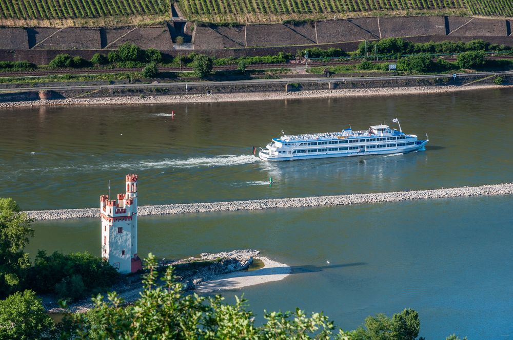 Mäuseturm mit Passagierschiff 13