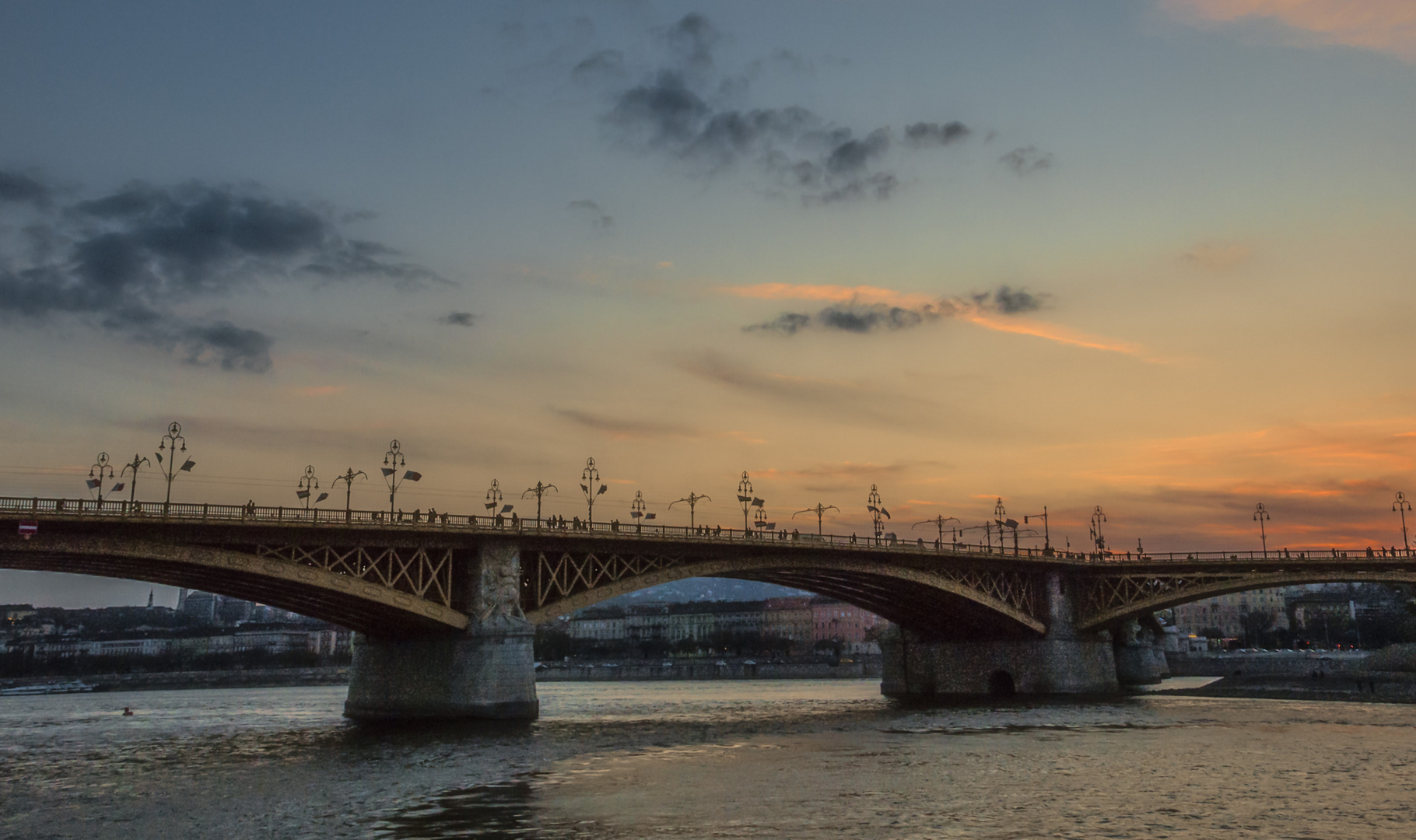 Magaretenbrücke - kurz vor der Durchfahrt