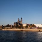 Magdeburg bei aufgehender Sonne