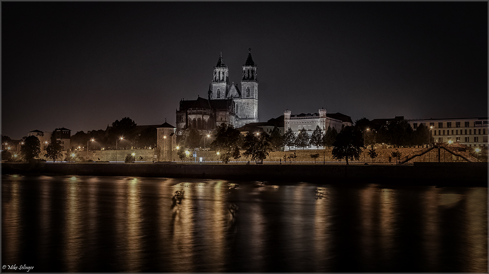 Magdeburg bei Nacht