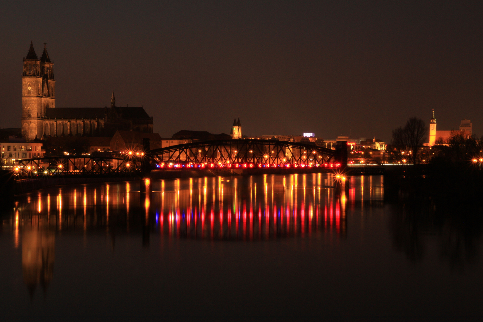 Magdeburg bei Nacht