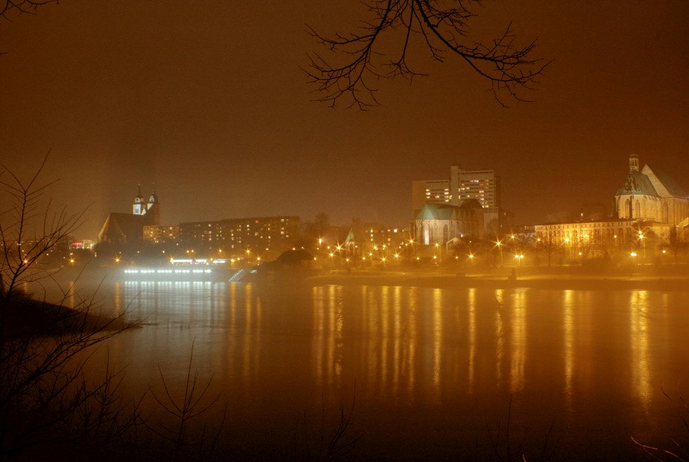 Magdeburg bei Nacht und Nebel