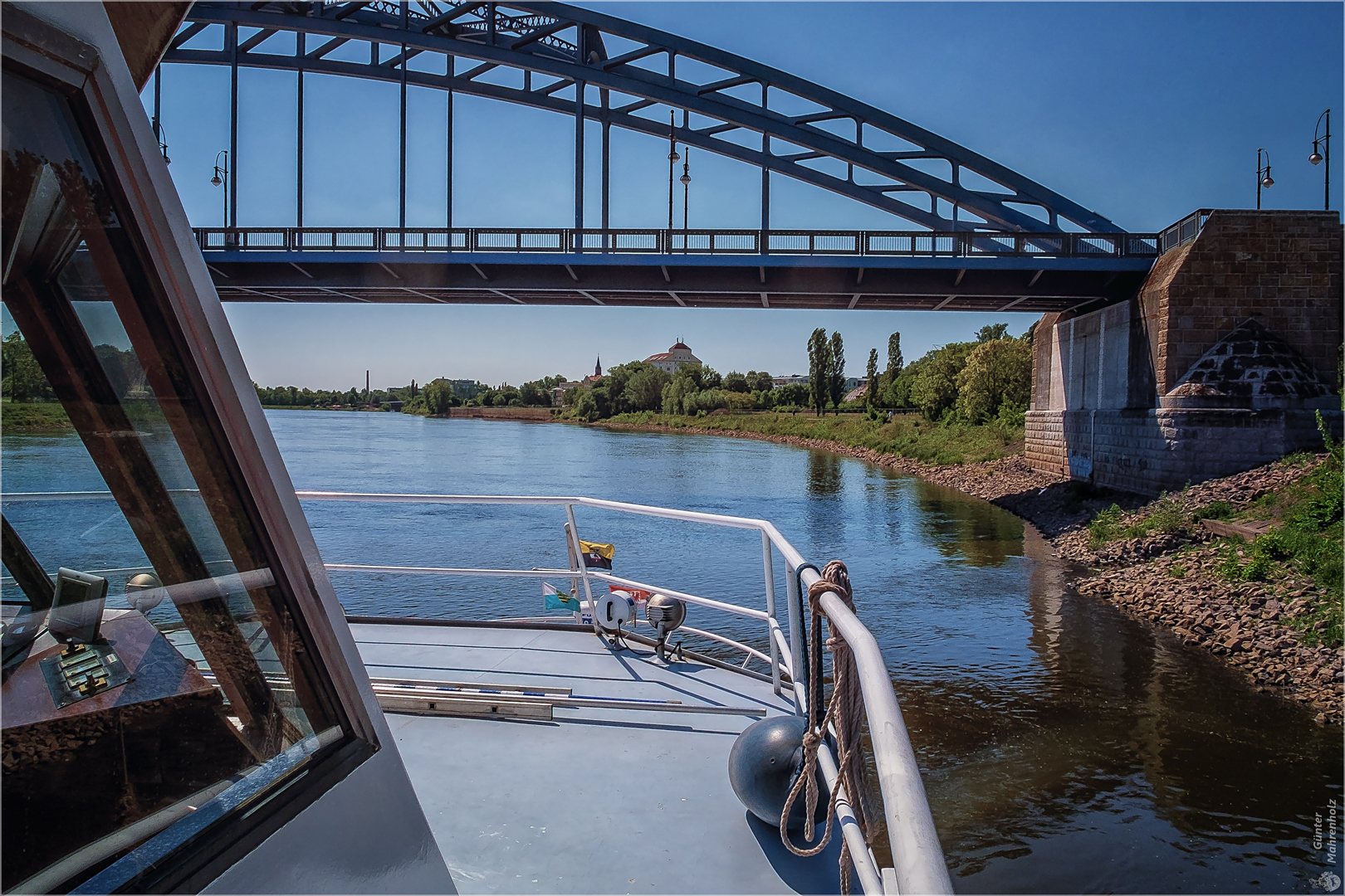 Magdeburg, Gleich unter der Sternbrücke