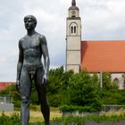 Magdeburg, Skulpturenpark bei St. Johannis, Schreitender
