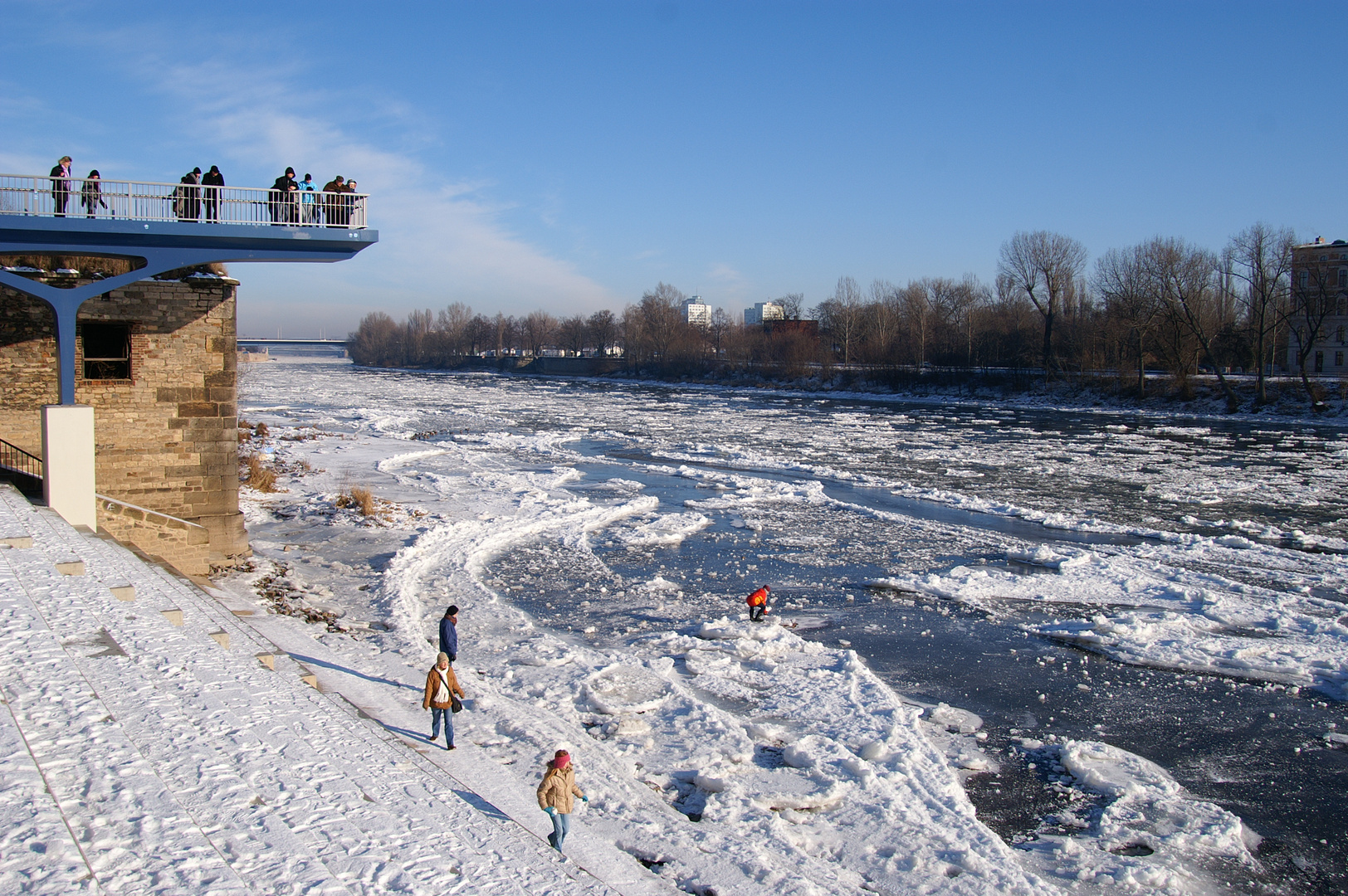 Magdeburg, Winter an der Elbe