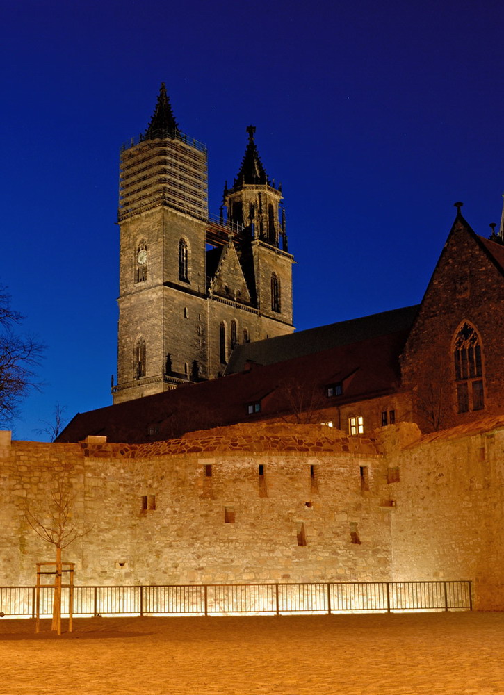 Magdeburger Dom bei Nacht