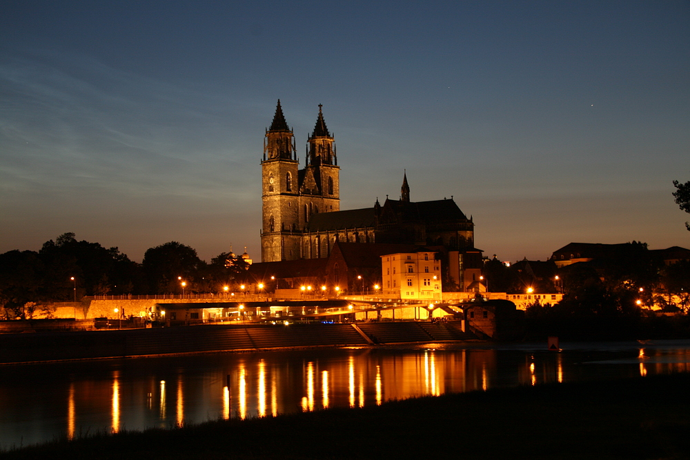 Magdeburger Dom bei Nacht