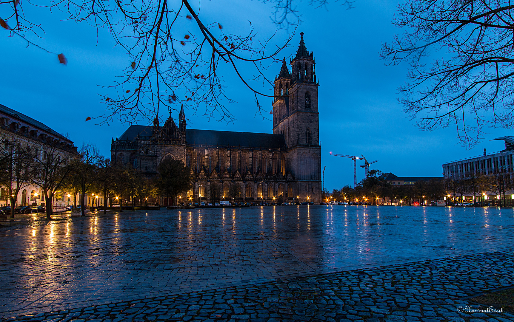 Magdeburger Dom bei Regenwetter