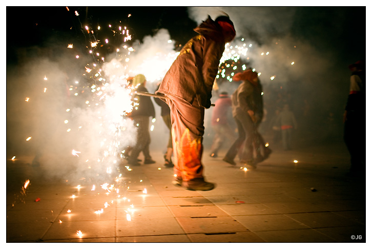 Magic. Correfoc. Pyrene 2007, Sort. Catalunya