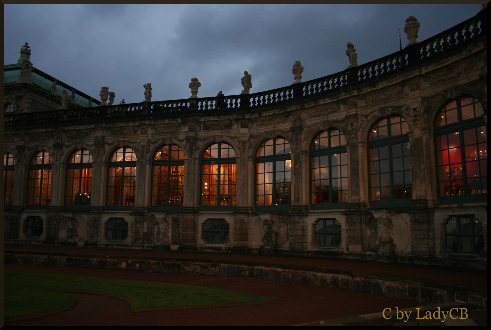 Magic Dresden at Night - United again -