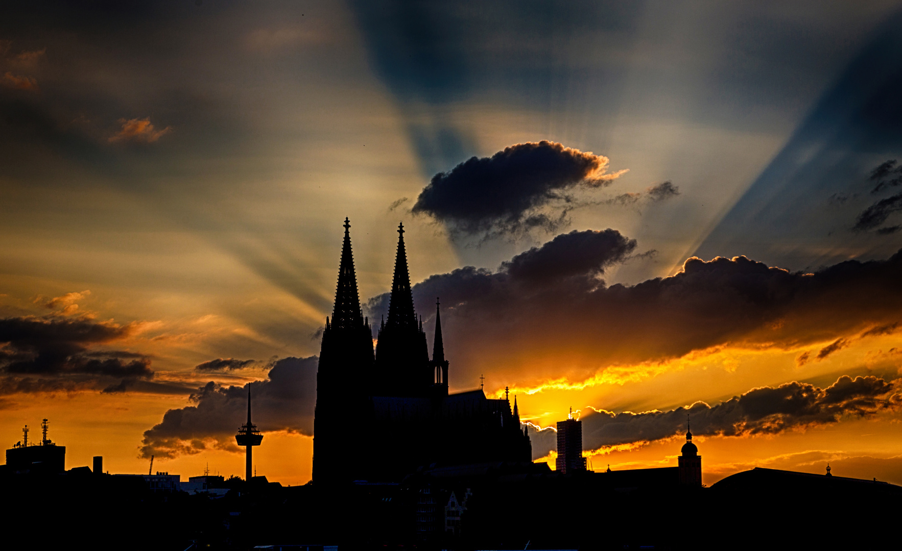 magic light Cologne