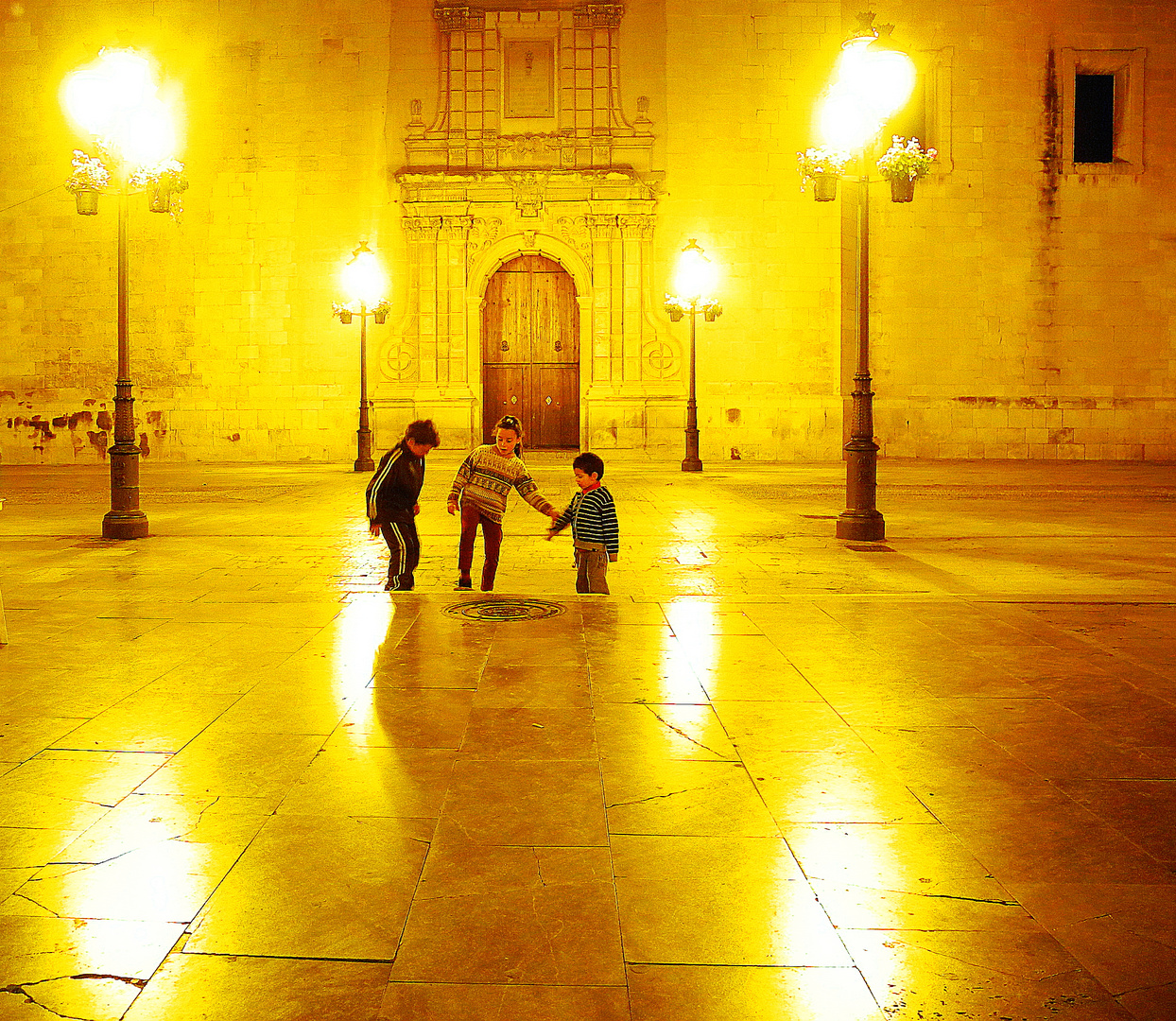 Magical mystery play at the Basílica de Santa María square, Elche 11.03.2012