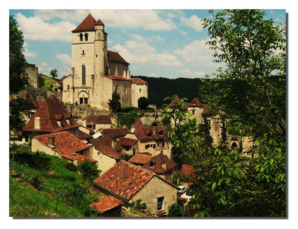 magnifique village de Saint-cirq-lapopie (lot)