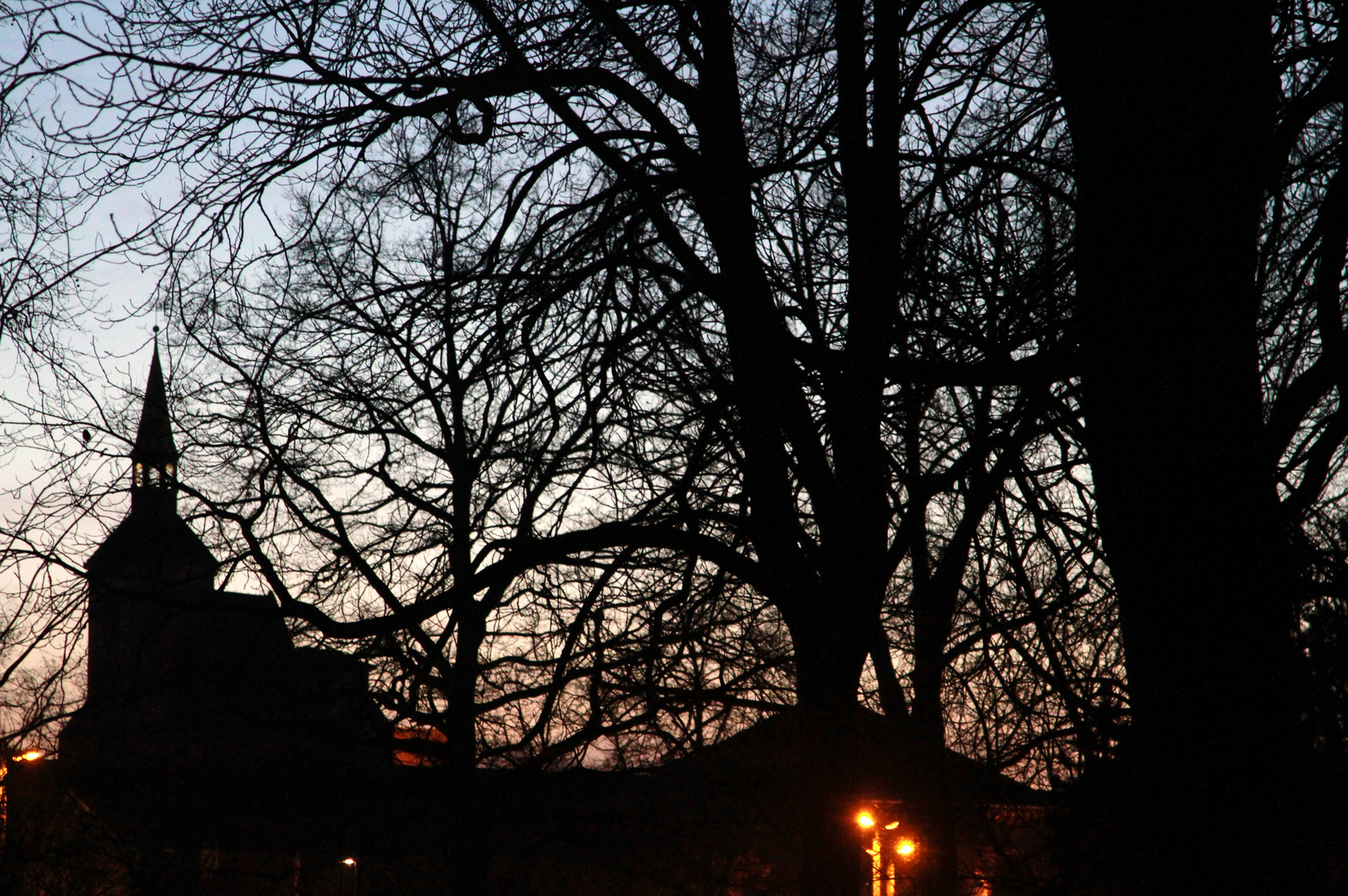 Magnikirche in der Abenddämmerung