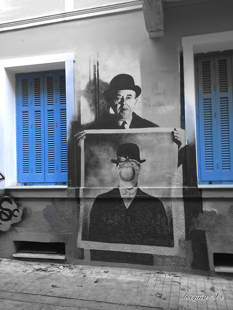 Magritte on the street