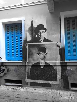 Magritte on the street
