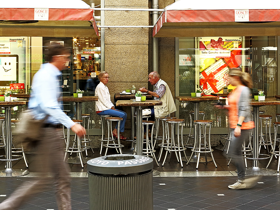 Mahlzeit zu zweit - in der Hektik der Stadt / Pranzo in due - in mezzo la frenesia della città