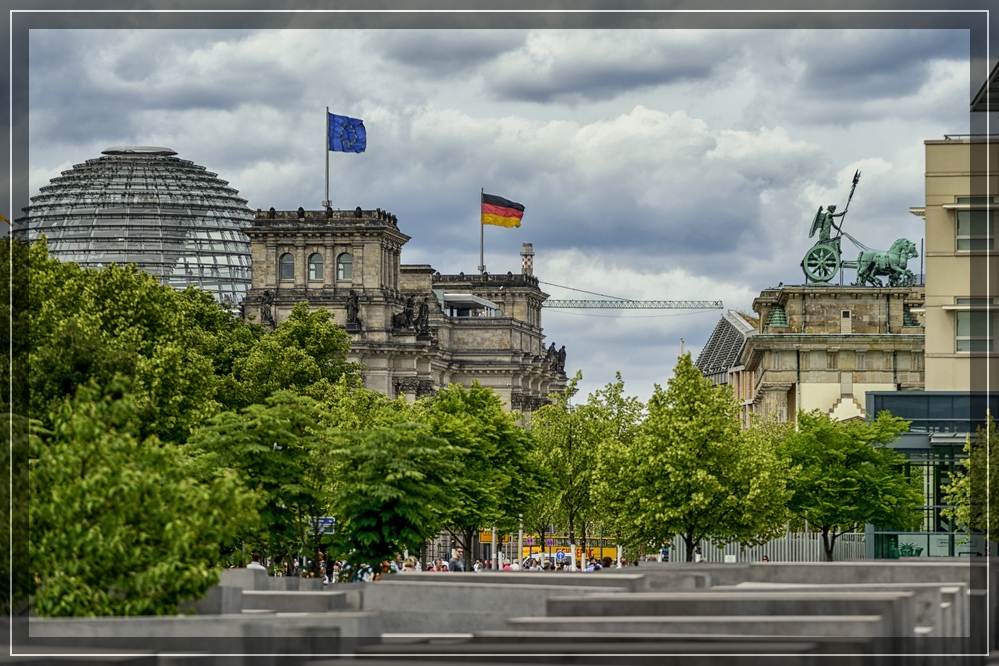 Mahnmal & Brandenburger Tor