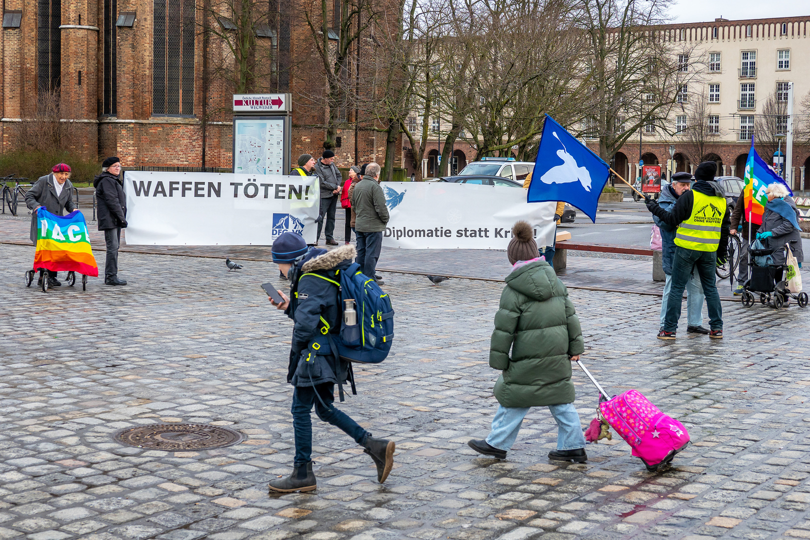 Mahnwache - Diplomatie statt Krieg!