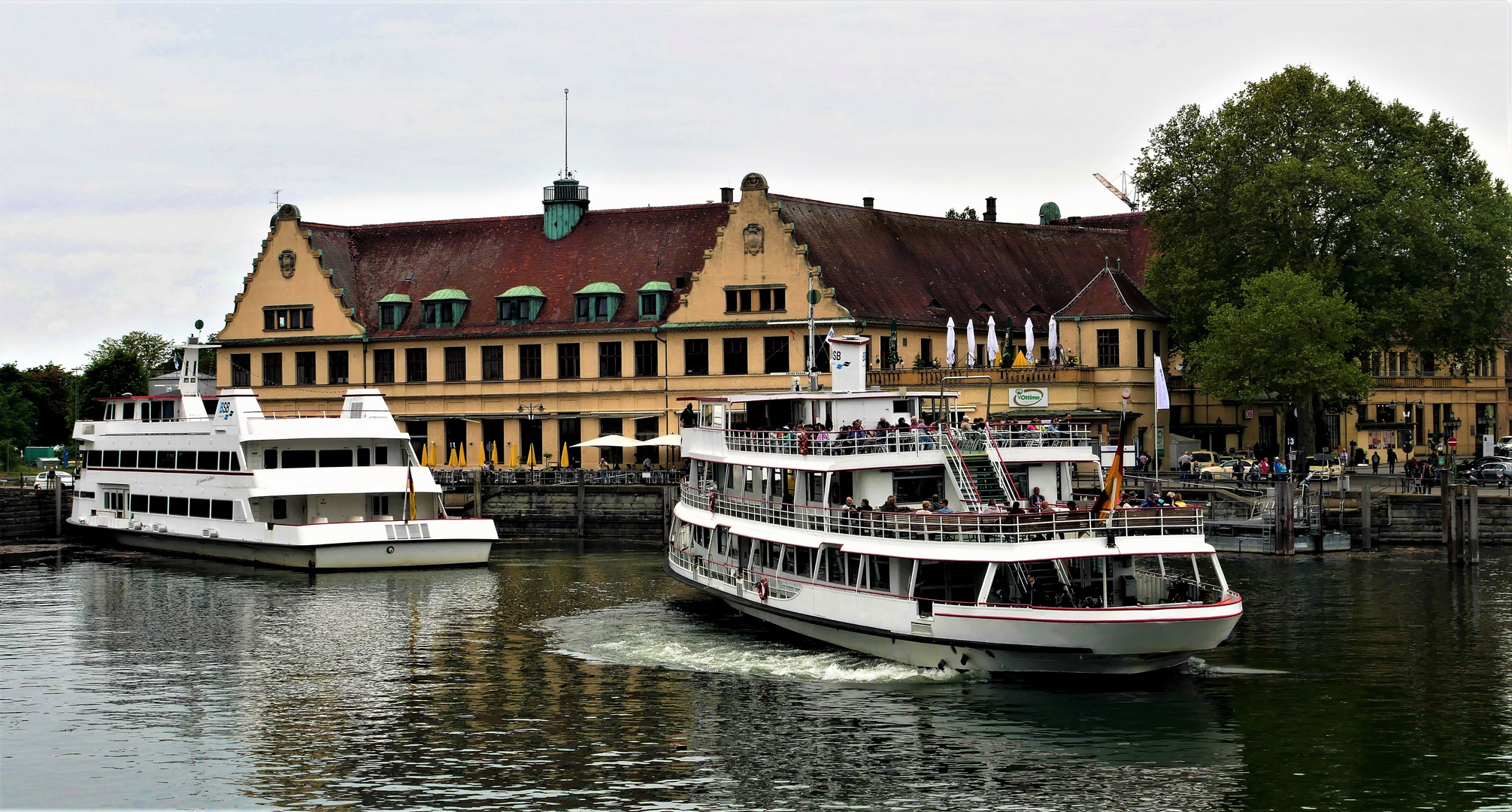 Mai 2019 - Reger Schiffsverkehr im Hafen von Lindau