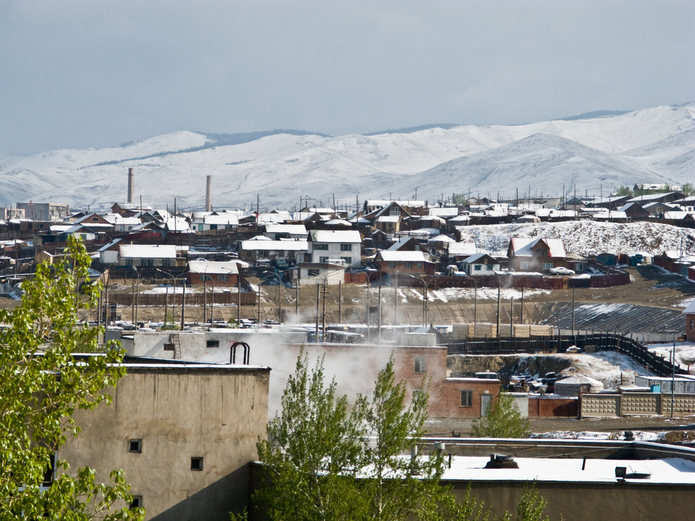 Mai-Schnee in Ulan Bator 2009